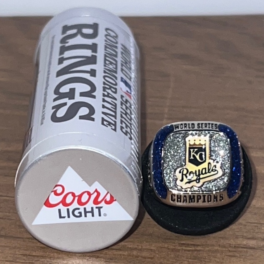 Kansas City Royals Commemorative 2015 World Series Champions Ring - Picture 2 of 11